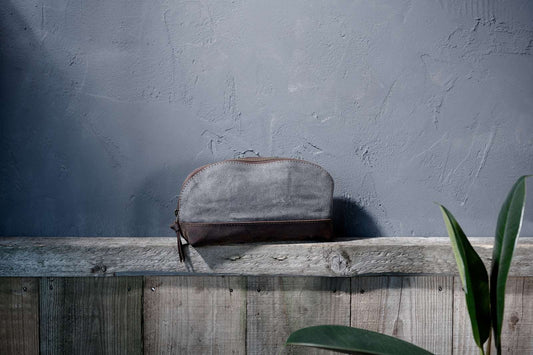 Dara Round Pouch - Distressed Blue/Grey