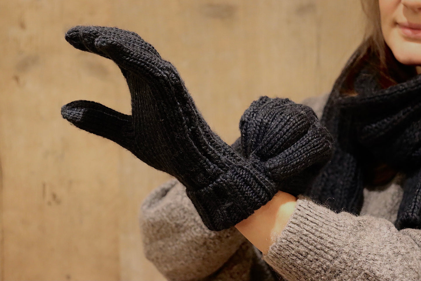 Chunky-Knit Gloves