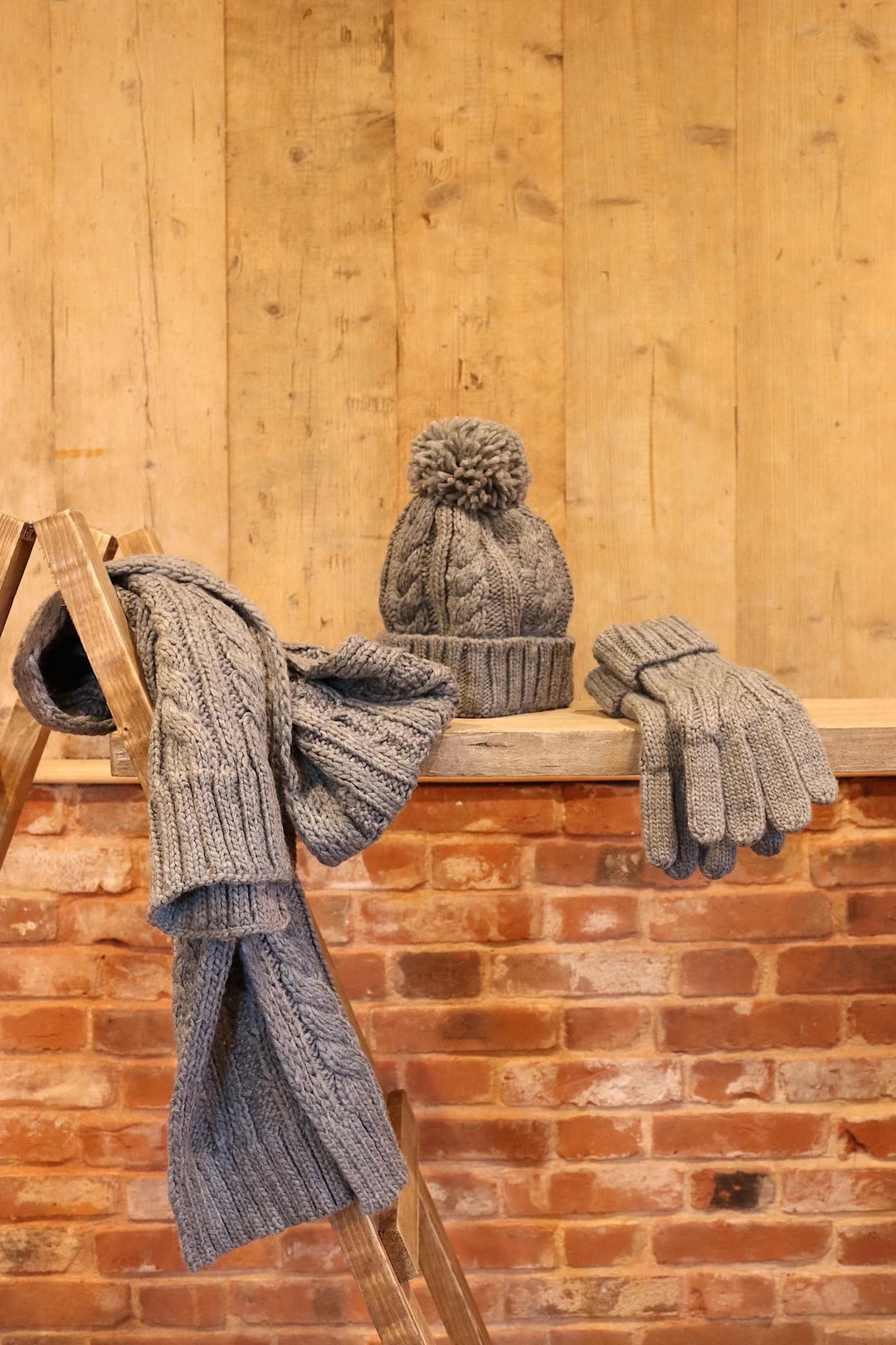 Chunky-Knit Gloves