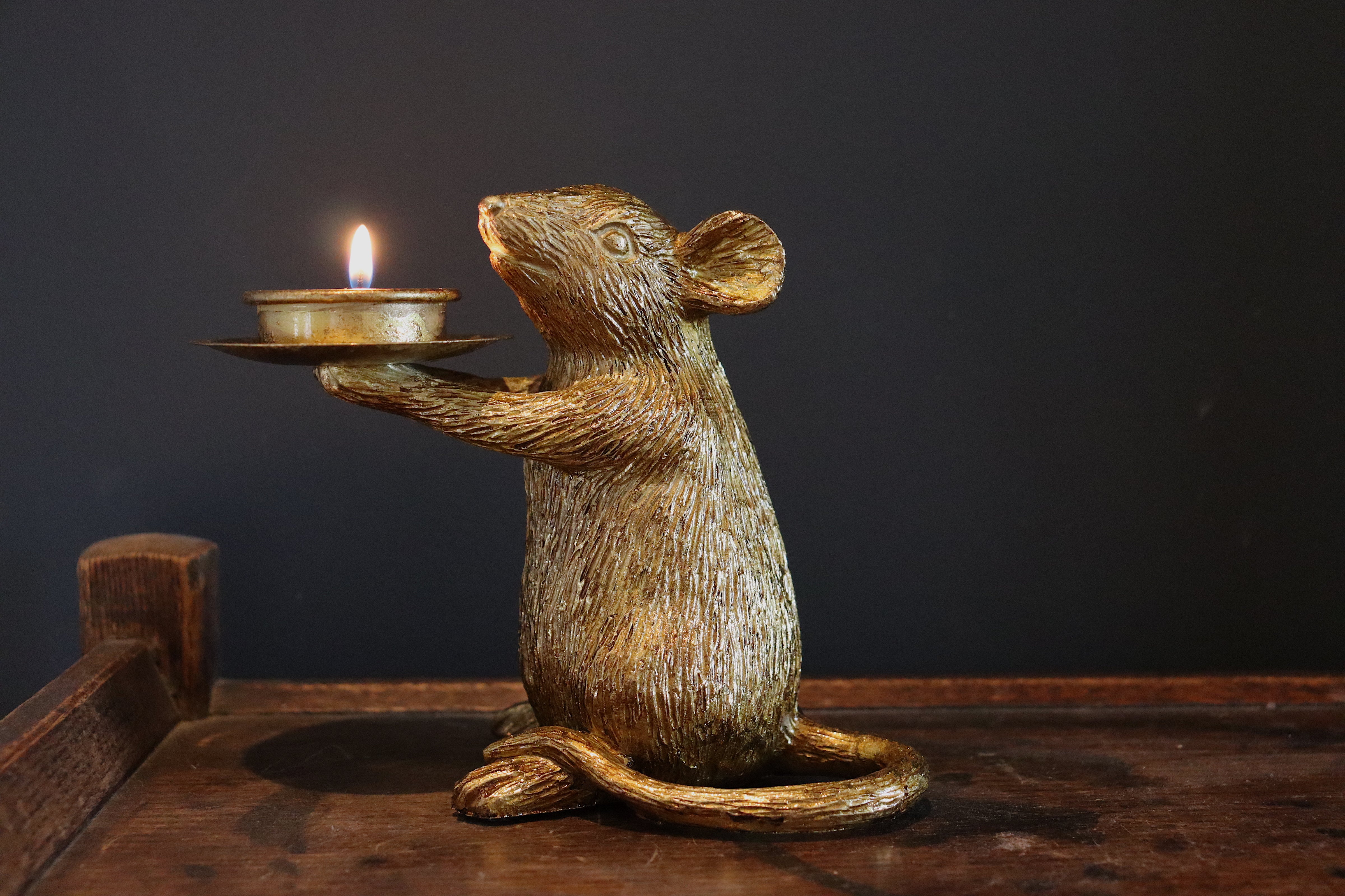 Mouse tea shop light holder